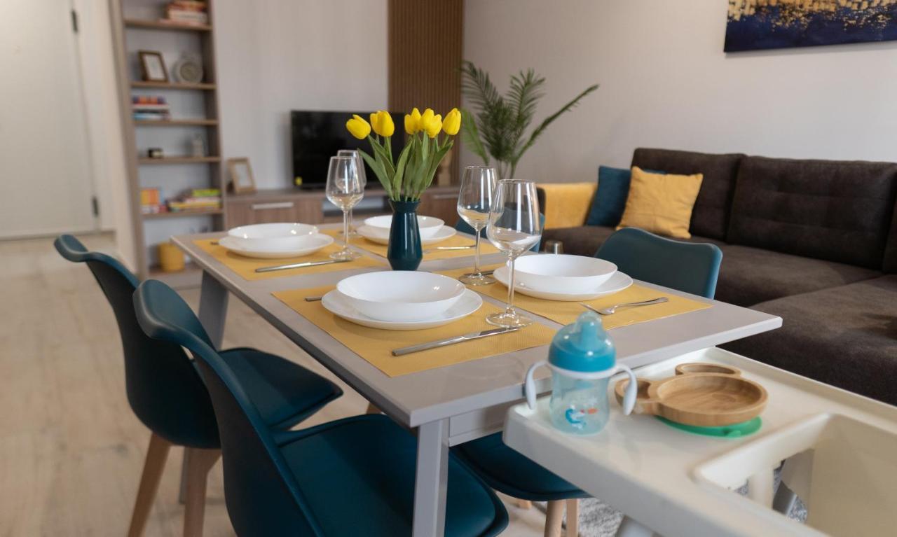 'Just Like Home' Apartment - With Private Parking Place Galac Kültér fotó